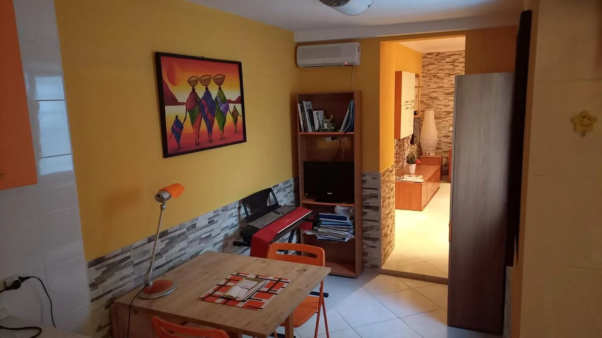 Apartment De Nittis Cozy House - 8 Min From Central Station Bari Italy